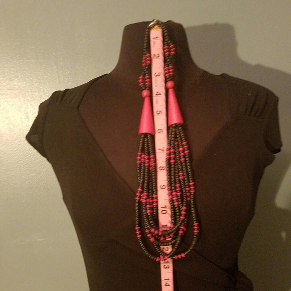 Red and black beads and wood red cones - Picture 5 of 8